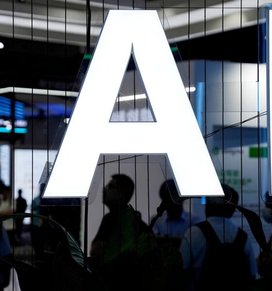 Como a Inteligência Artificial Está Reformulando o Mercado de Trabalho: Estratégias para Ser Contratado em um Mundo Dominado por Algoritmos 2 Como a Intelig ncia Artificial Est Reformulando o Mercado de Trabalho Estrat gias para Ser Contratado em um Mundo Dominado por Algoritmos Como a Inteligência Artificial Está Reformulando o Mercado de Trabalho: Estratégias para Ser Contratado em um Mundo Dominado por Algoritmos