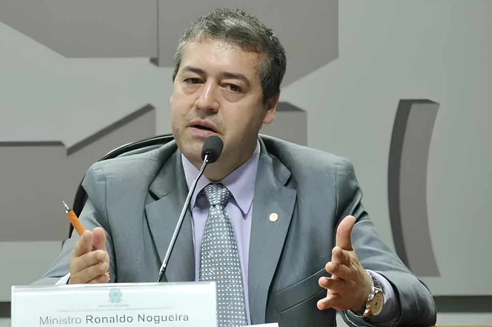 Como o Brasil Pode Enfrentar o Tarifa o Internacional A Proposta de Ronaldo Nogueira Que Promete Mudar o Jogo Como o Brasil Pode Enfrentar o Tarifaço Internacional: A Proposta de Ronaldo Nogueira Que Promete Mudar o Jogo