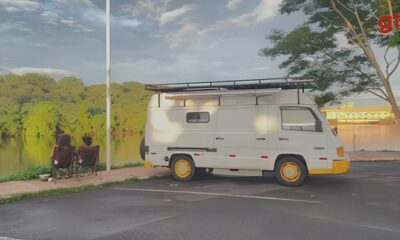 Deixando Tudo Para Tr s O Casal de Bauru Que Trocou Vida Convencional Por Uma Van e Dois Gatos Deixando Tudo Para Trás: O Casal de Bauru Que Trocou Vida Convencional Por Uma Van e Dois Gatos