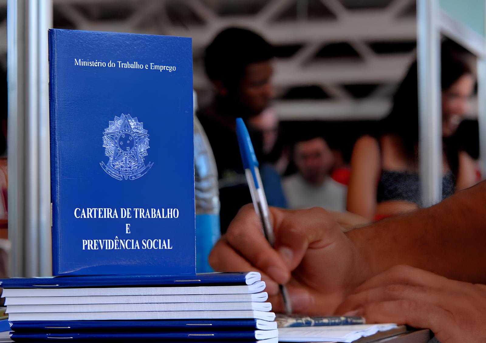 O Renascimento do Brasil: Como o Governo Lula Resgatou o Emprego e Revigorou a Economia em Tempo Recorde 1 O Renascimento do Brasil Como o Governo Lula Resgatou o Emprego e Revigorou a Economia em Tempo Recorde O Renascimento do Brasil: Como o Governo Lula Resgatou o Emprego e Revigorou a Economia em Tempo Recorde