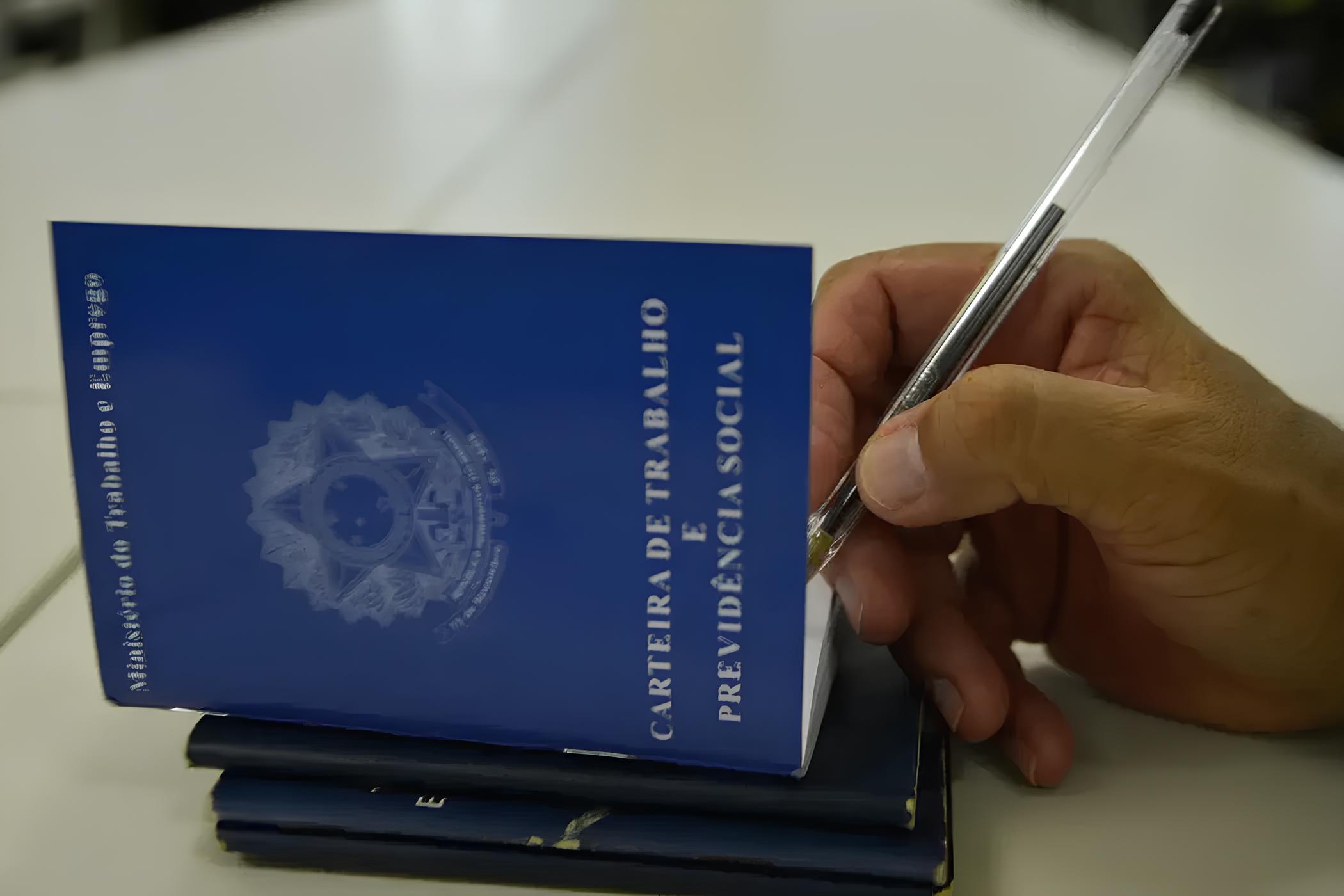 Quando os Pilares do Progresso Tremem: O Que Está Por Trás da Rara Retração no Mercado de Trabalho do Sul Catarinense? 1 Quando os Pilares do Progresso Tremem O Que Est Por Tr s da Rara Retra o no Mercado de Trabalho do Sul Catarinense Quando os Pilares do Progresso Tremem: O Que Está Por Trás da Rara Retração no Mercado de Trabalho do Sul Catarinense?