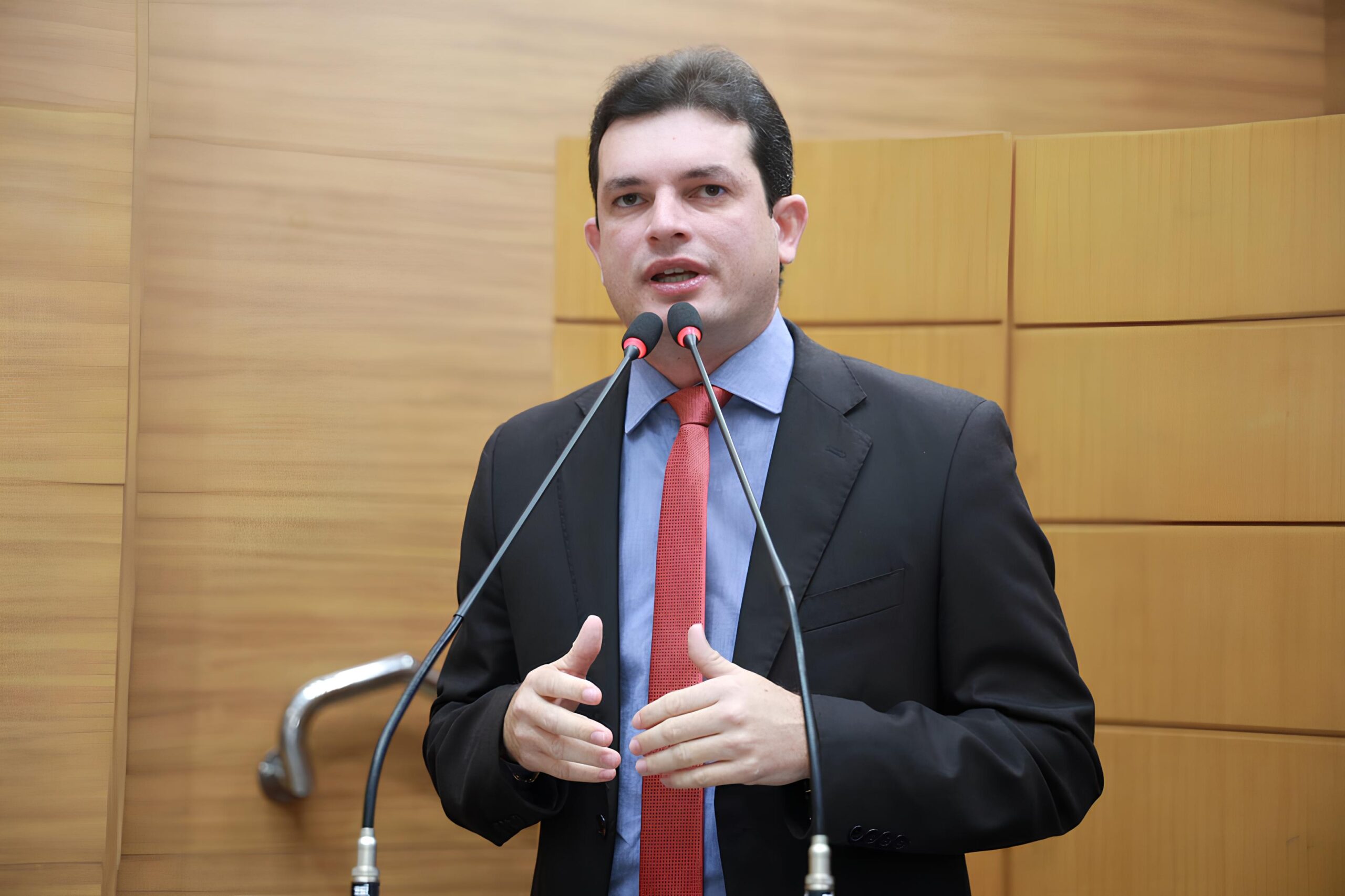 Como Políticas Transversais Podem Salvar Sergipe: A Luta de Paulo Júnior por Inclusão Social e Empregos 1 Como Pol ticas Transversais Podem Salvar Sergipe A Luta de Paulo J nior por Inclus o Social e Empregos scaled Como Políticas Transversais Podem Salvar Sergipe: A Luta de Paulo Júnior por Inclusão Social e Empregos