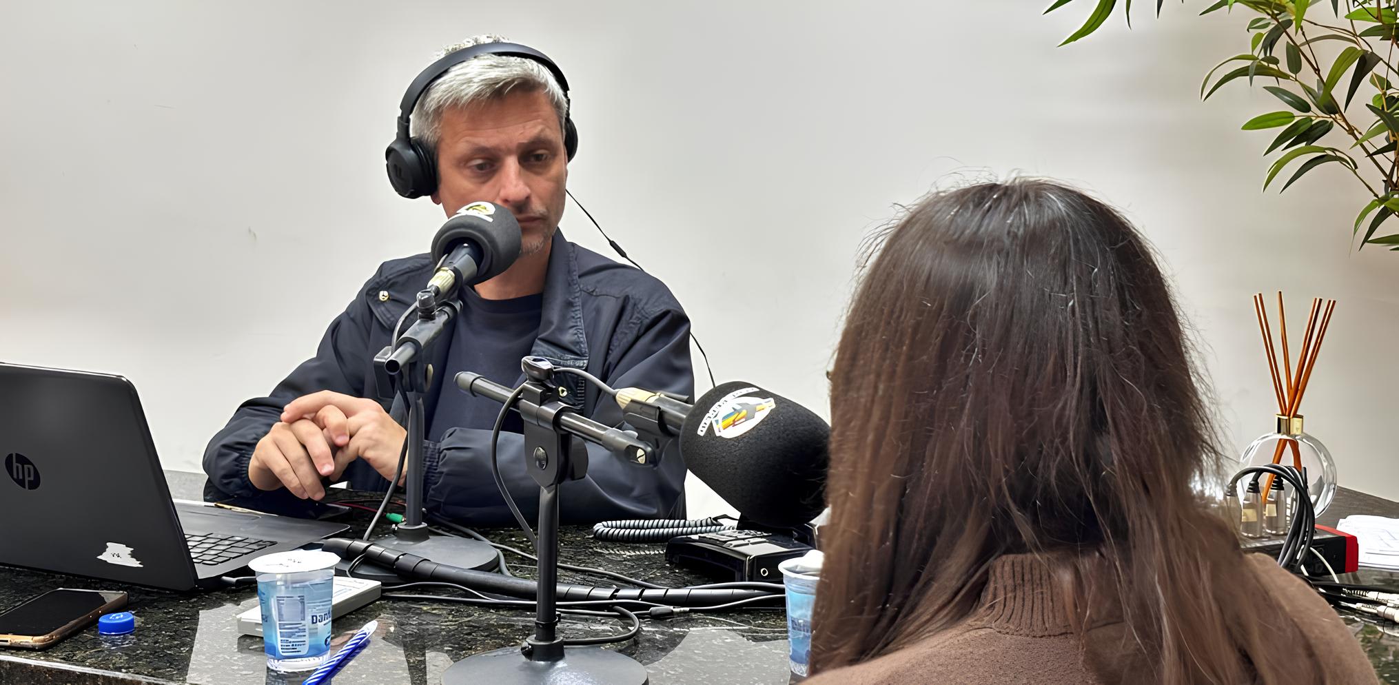 Como a Tecnologia Está Revolucionando as Salas de Aula: Um Debate Sobre o Futuro da Educação 1 Como a Tecnologia Est Revolucionando as Salas de Aula Um Debate Sobre o Futuro da Educa o Como a Tecnologia Está Revolucionando as Salas de Aula: Um Debate Sobre o Futuro da Educação