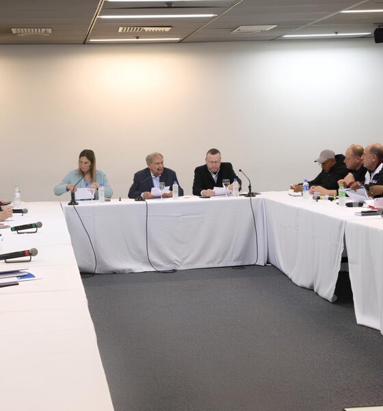 Como o Brasil Pode Proteger 140 Mil Empregos Ameaçados pelas Tarifas dos EUA: Um Pacto Inédito Entre Empresários e Trabalhadores 2 Como o Brasil Pode Proteger 140 Mil Empregos Amea ados pelas Tarifas dos EUA Um Pacto In dito Entre Empres rios e Trabalhadores Como o Brasil Pode Proteger 140 Mil Empregos Ameaçados pelas Tarifas dos EUA: Um Pacto Inédito Entre Empresários e Trabalhadores