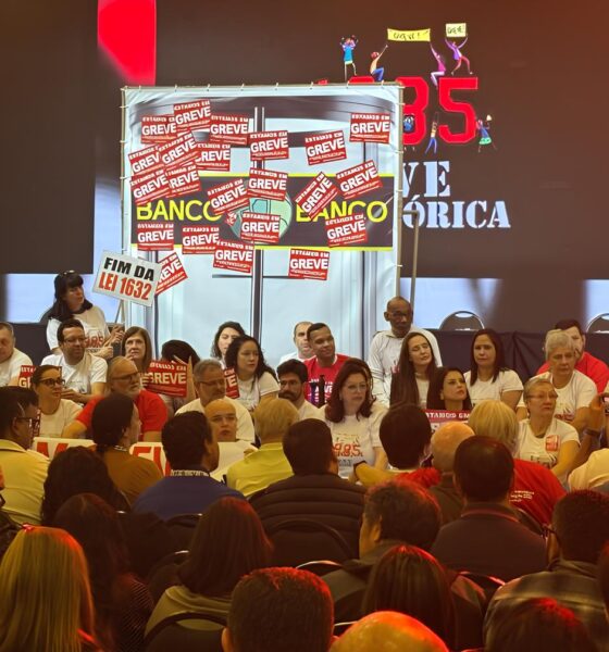 Domingo, 24 de Agosto de 2025: Bancários Aprovam Plano de Lutas em Defesa da Soberania e do Emprego – O Que Está em Jogo Para o Futuro? 2 Domingo 24 de Agosto de 2025 Banc rios Aprovam Plano de Lutas em Defesa da Soberania e do Emprego O Que Est em Jogo Para o Futuro Domingo, 24 de Agosto de 2025: Bancários Aprovam Plano de Lutas em Defesa da Soberania e do Emprego – O Que Está em Jogo Para o Futuro?
