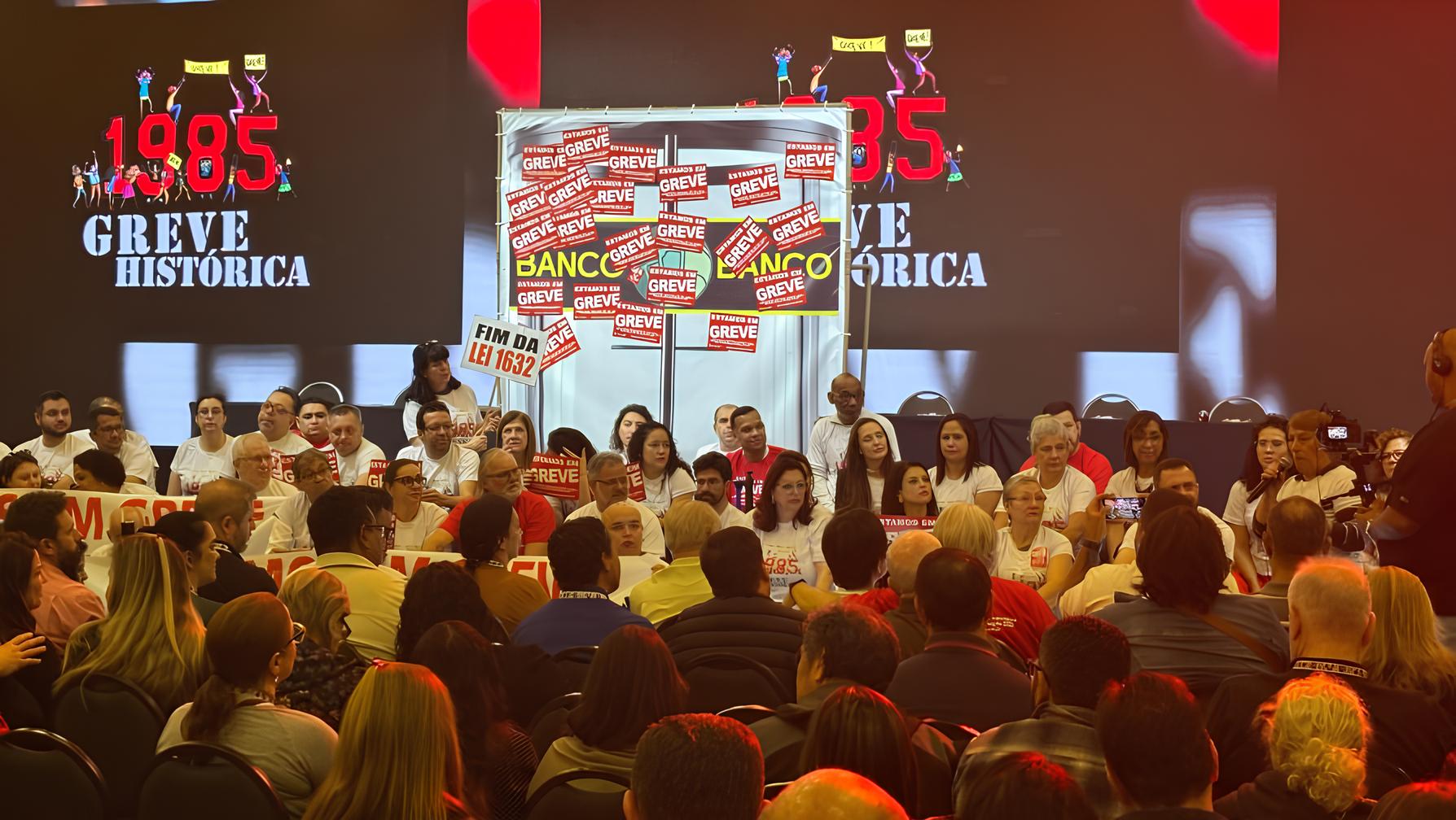 Domingo, 24 de Agosto de 2025: Bancários Aprovam Plano de Lutas em Defesa da Soberania e do Emprego – O Que Está em Jogo Para o Futuro? 1 Domingo 24 de Agosto de 2025 Banc rios Aprovam Plano de Lutas em Defesa da Soberania e do Emprego O Que Est em Jogo Para o Futuro Domingo, 24 de Agosto de 2025: Bancários Aprovam Plano de Lutas em Defesa da Soberania e do Emprego – O Que Está em Jogo Para o Futuro?