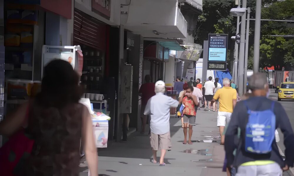 O Brasil Abre Portas Mas Quantas Delas S o S lidas O Decl nio Silencioso do Mercado de Trabalho Formal em 2025 O Brasil Abre Portas, Mas Quantas Delas São Sólidas? O Declínio Silencioso do Mercado de Trabalho Formal em 2025