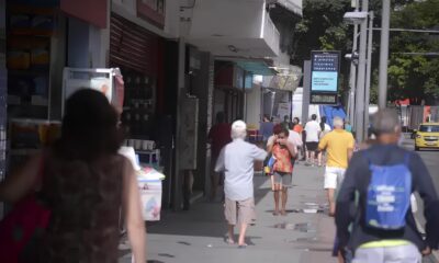O Brasil Abre Portas Mas Quantas Delas S o S lidas O Decl nio Silencioso do Mercado de Trabalho Formal em 2025 O Brasil Abre Portas, Mas Quantas Delas São Sólidas? O Declínio Silencioso do Mercado de Trabalho Formal em 2025
