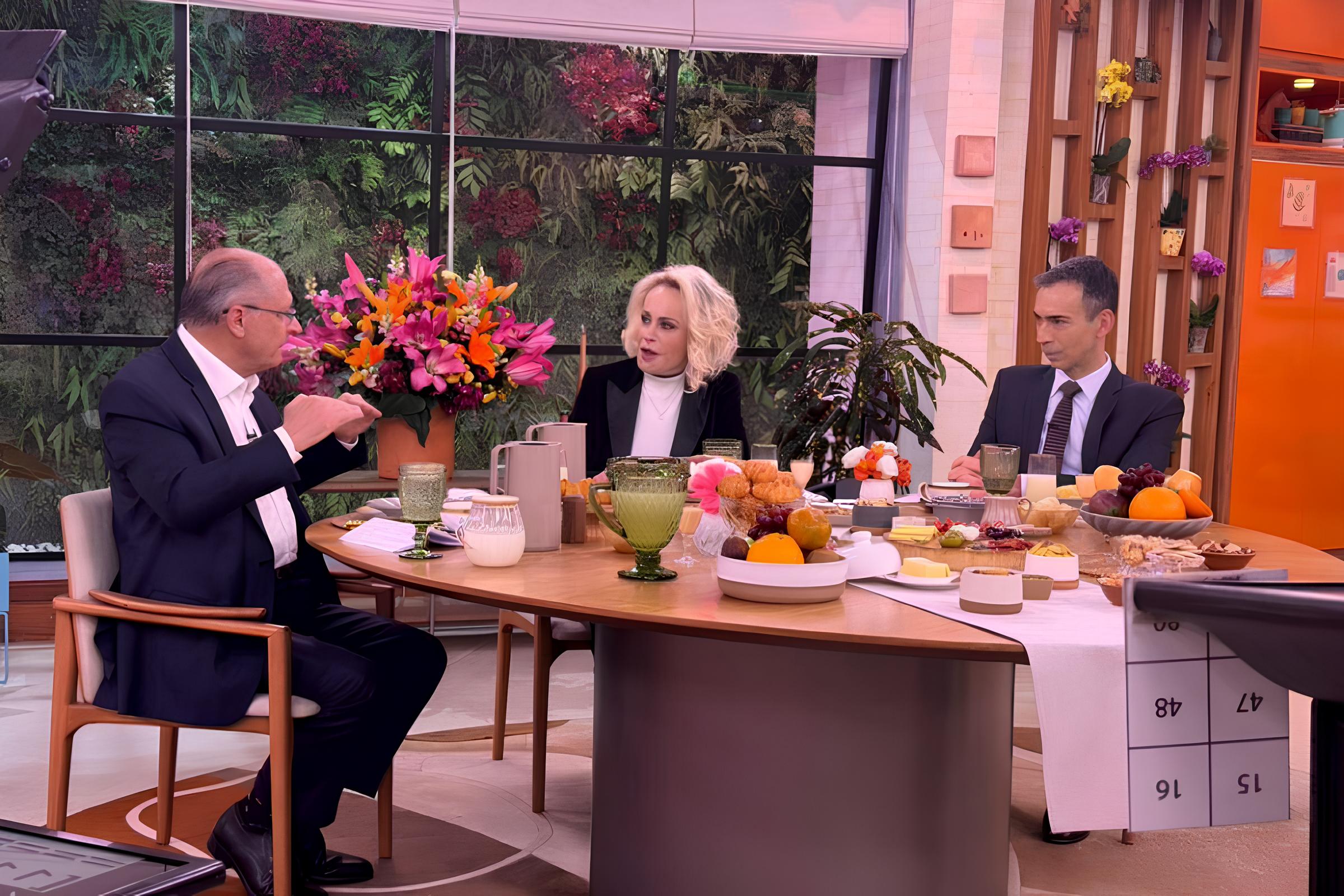 O Dia em que o Brasil Encarou o Tarifaço dos EUA: Como Alckmin e Lula Estão Redefinindo a Diplomacia Econômica 1 O Dia em que o Brasil Encarou o Tarifa o dos EUA Como Alckmin e Lula Est o Redefinindo a Diplomacia Econ mica O Dia em que o Brasil Encarou o Tarifaço dos EUA: Como Alckmin e Lula Estão Redefinindo a Diplomacia Econômica