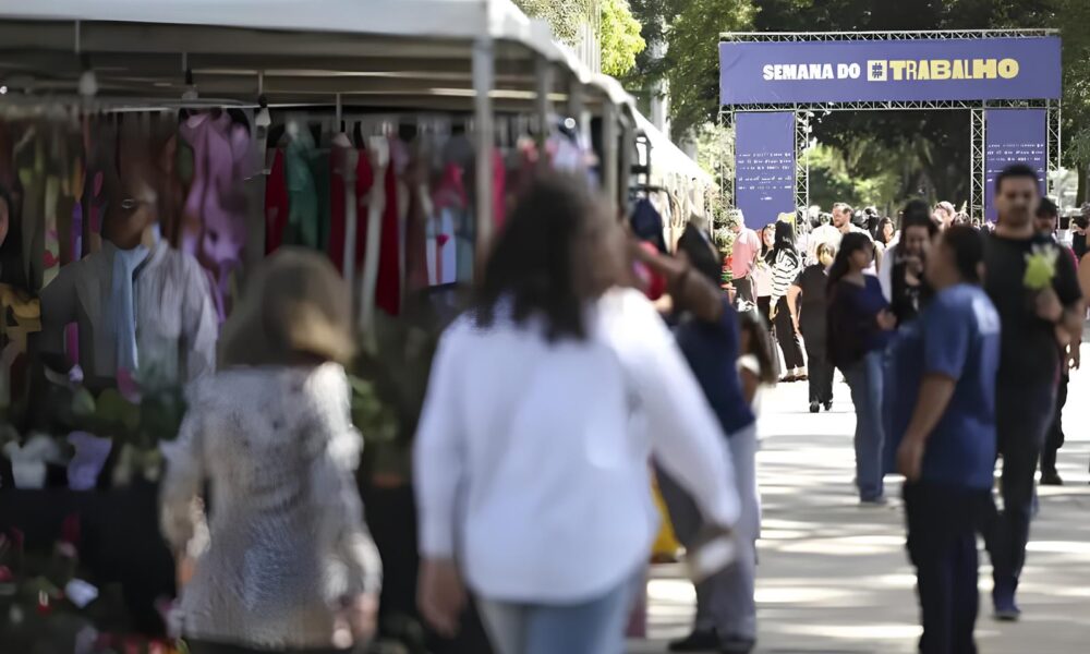 Por Que o Mercado de Trabalho Brasileiro Est Resistindo Tempestade dos Juros Altos Por Que o Mercado de Trabalho Brasileiro Está Resistindo à Tempestade dos Juros Altos?