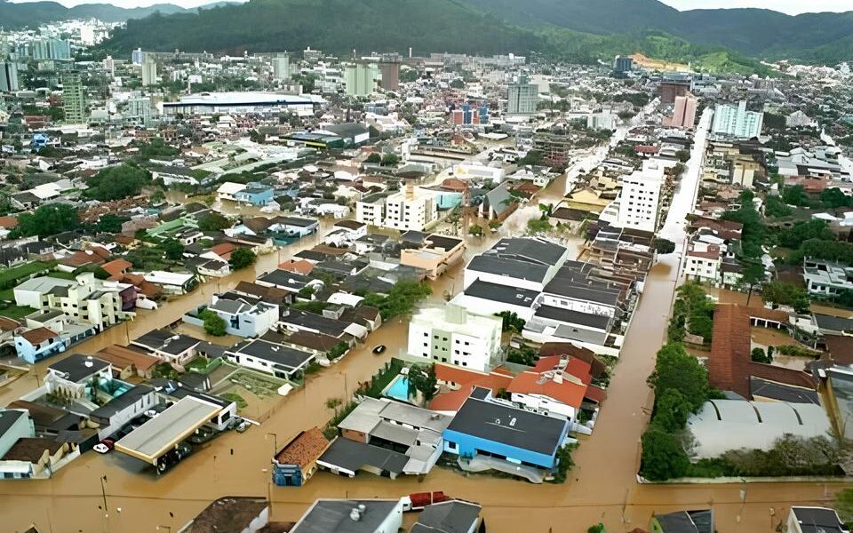 Quando o Meio Ambiente Encontra a Economia Como Santa Catarina Pode Perder 244 Mil Empregos em Nome da Sustentabilidade Quando o Meio Ambiente Encontra a Economia: Como Santa Catarina Pode Perder 244 Mil Empregos em Nome da Sustentabilidade