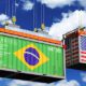 Trump e o Tarifa o Como as Novas Barreiras Comerciais Podem Abalar o Brasil e Redefinir o Futuro das Exporta es Trump e o Tarifaço: Como as Novas Barreiras Comerciais Podem Abalar o Brasil e Redefinir o Futuro das Exportações
