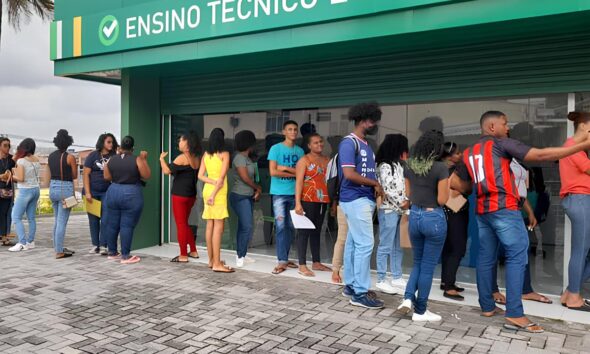 Como Salvador Est Transformando Vidas em Plataforma O Mutir o Que Re ne Empregos Sa de e Justi a Como Salvador Está Transformando Vidas em Plataforma: O Mutirão Que Reúne Empregos, Saúde e Justiça