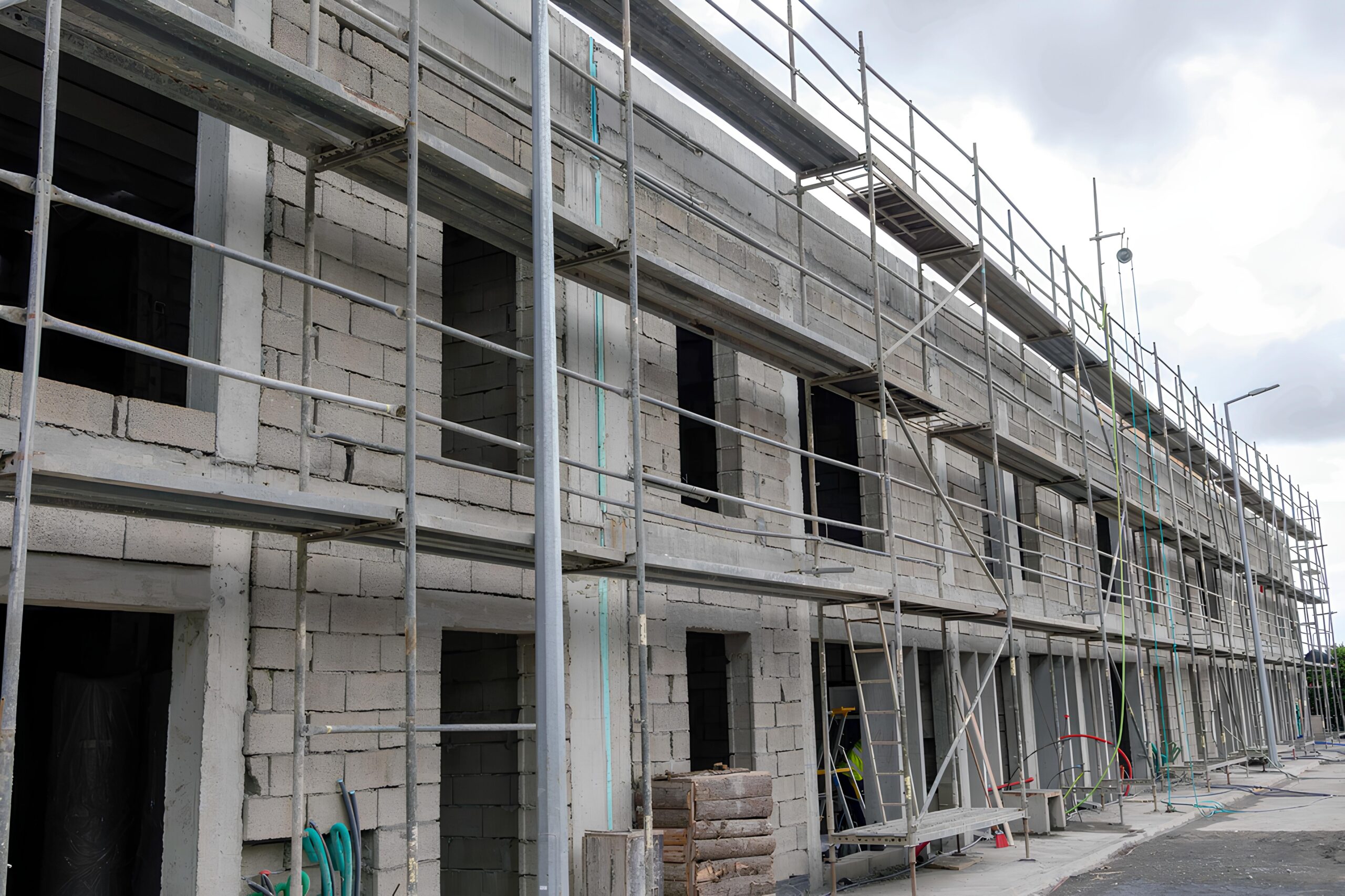 Como os A ores Est o Construindo um Futuro Habitacional Sustent vel 362 Novas Respostas em Execu o scaled Como os Açores Estão Construindo um Futuro Habitacional Sustentável: 362 Novas Respostas em Execução