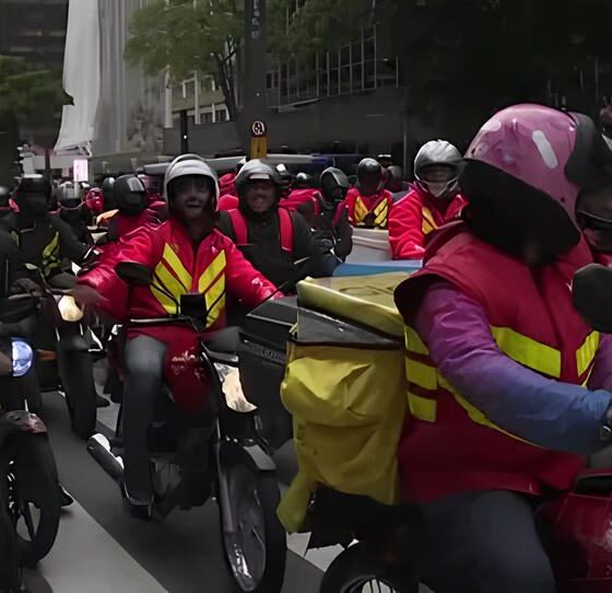 Motoboys em Revolta: A Batalha por Banheiros e Bebedouros no Shopping do Campolim 2 Motoboys em Revolta A Batalha por Banheiros e Bebedouros no Shopping do Campolim Motoboys em Revolta: A Batalha por Banheiros e Bebedouros no Shopping do Campolim