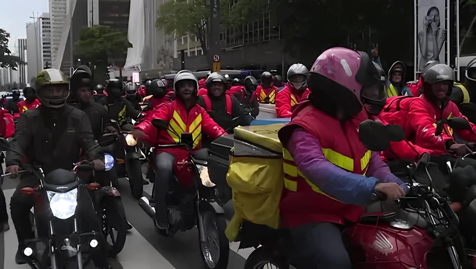 Motoboys em Revolta: A Batalha por Banheiros e Bebedouros no Shopping do Campolim 1 Motoboys em Revolta A Batalha por Banheiros e Bebedouros no Shopping do Campolim Motoboys em Revolta: A Batalha por Banheiros e Bebedouros no Shopping do Campolim