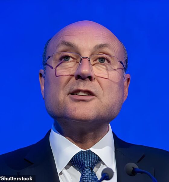 O Colapso Econ mico e o Futuro do Mercado de Trabalho As Pol ticas de Andrew Griffith Sob Fogo Cruzado O Colapso Econômico e o Futuro do Mercado de Trabalho: As Políticas de Andrew Griffith Sob Fogo Cruzado